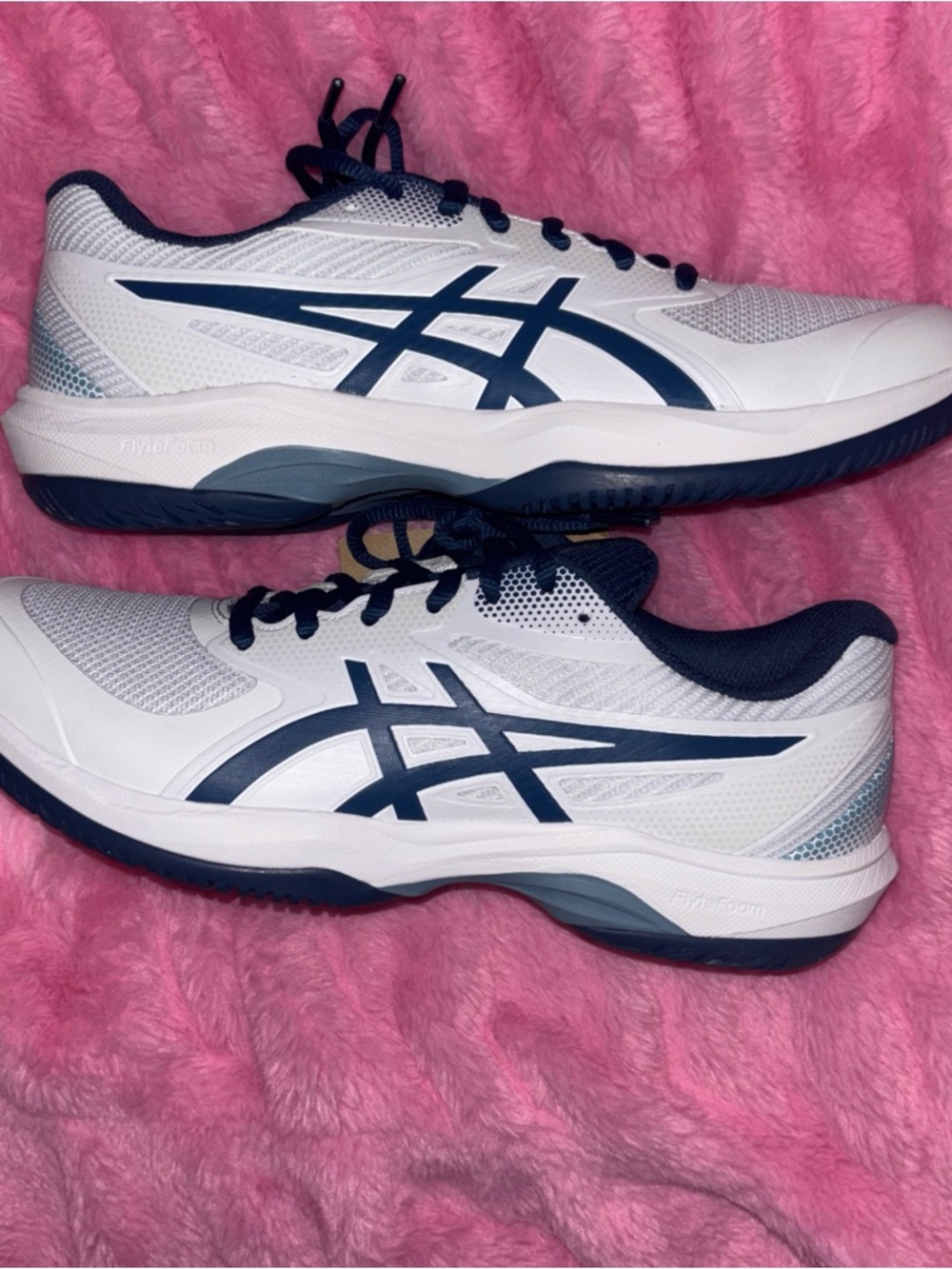 ASICS Men's White & Navy Athletic pickleball shoes size 8